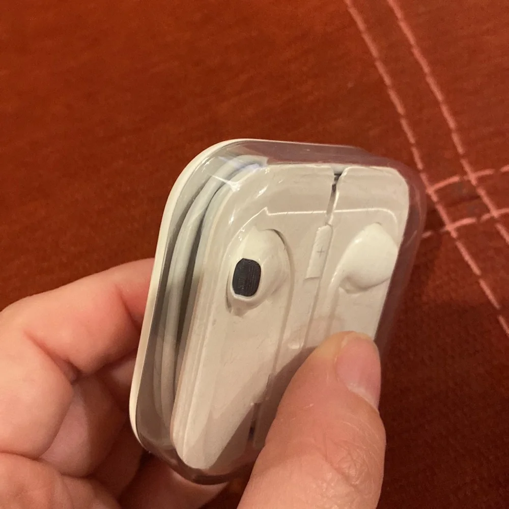 🆕Apple Wired Ear-buds w/ Case